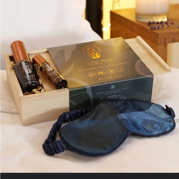 3PC SLEEP WELL SET NWB SEALED LAVENDER & FIG SLEEP MASK PILLOW SPRAY SLEEP OIL - Picture 8 of 8